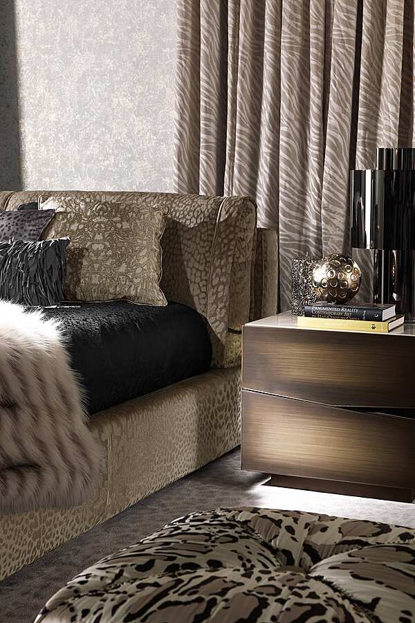 Bett ROBERTO CAVALLI SMOKING Fabrik ROBERTO CAVALLI aus Italien. Foto №2