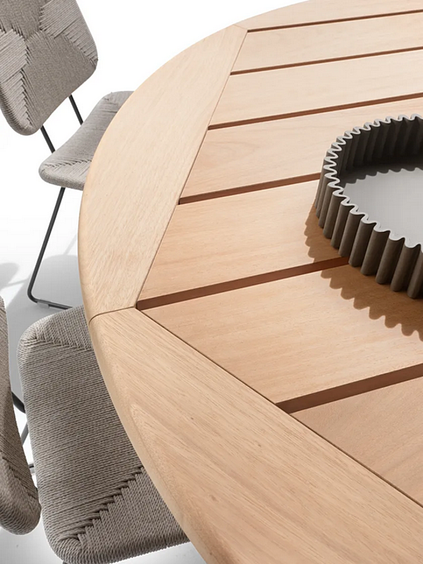 Runder Gartentisch aus Iroko FLEXFORM Zefiro Outdoor Fabrik FLEXFORM aus Italien. Foto №5