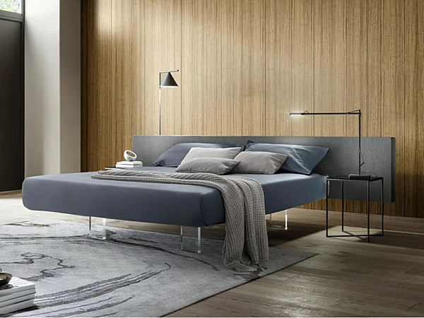 Doppeltbett mit gepolsterter Rückwand aus Stoff Duomo Design Plane Long Plus Fabrik Duomo Design aus Italien. Foto №1