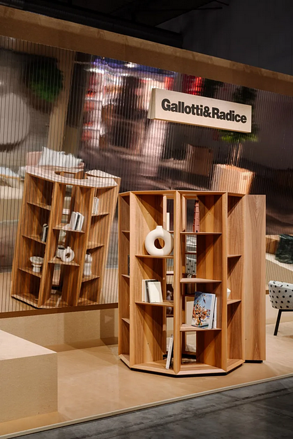 Wandregal aus Walnuss mit Trennfunktion Gallotti&Radice PRISM Fabrik Gallotti & Radice aus Italien. Foto №3