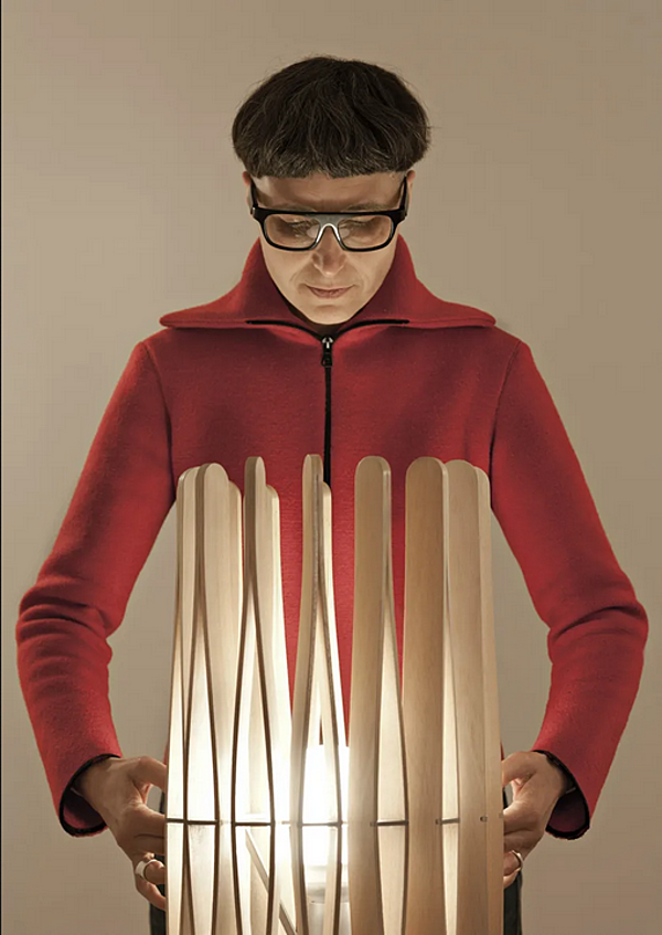 Tischlampe aus Holz Fabbian Stick Fabrik Fabbian aus Italien. Foto №3