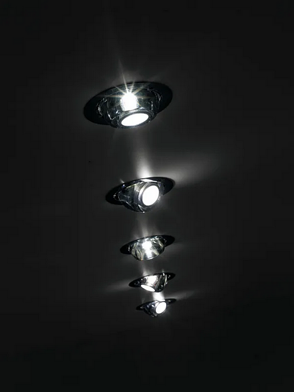 Verstellbares Kristall- und Stahl-Spotlight in Beluga-Farbe Fabbian Fabrik Fabbian aus Italien. Foto №9