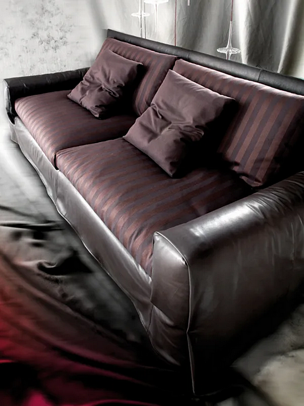 Dreisitzer Sofa mit gepolsterter Rückenlehne ERBA ITALIA Notturno Fabrik ERBA ITALIA aus Italien. Foto №7