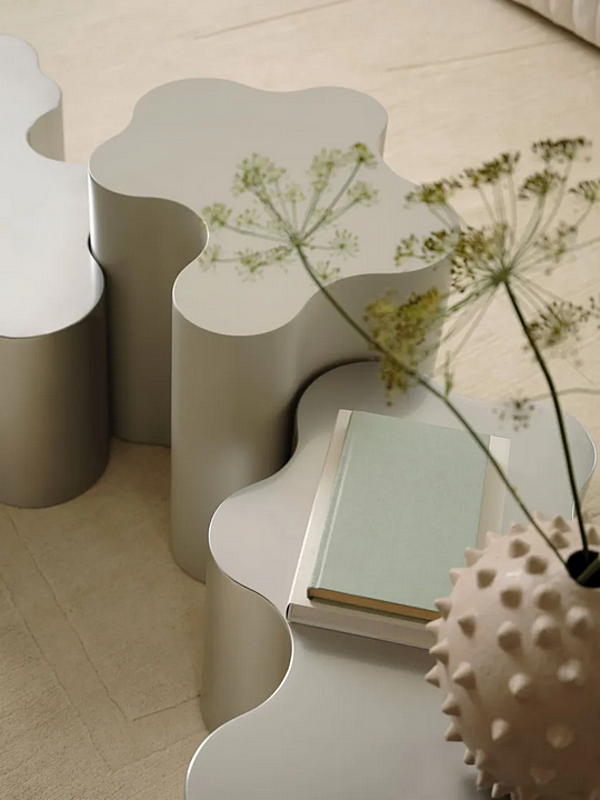 Kaffeetisch aus steifem Polyurethan Teatro Magico Low Saba Fabrik SABA aus Italien. Foto №7