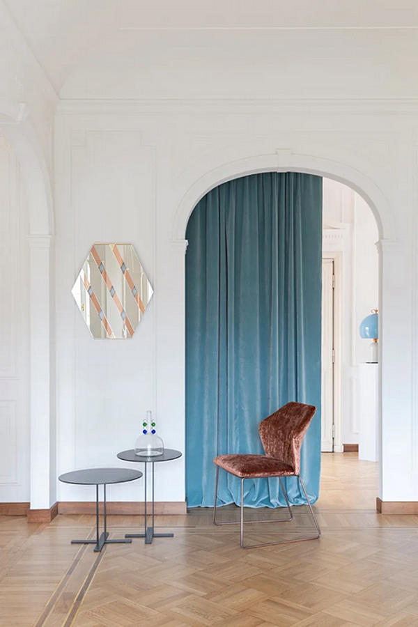 Sled Base Stoffstuhl New York Saba Fabrik SABA aus Italien. Foto №5