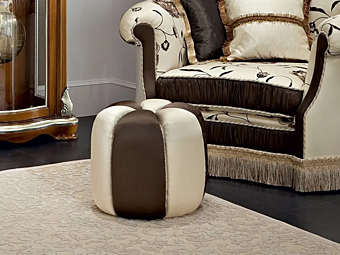 Obelegter Stoffhocker Modenese Luxury Interiors 13527 Obelegter Stoffhocker Modenese Luxury Interiors 13527 Fabrik MODENESE GASTONE aus Italien