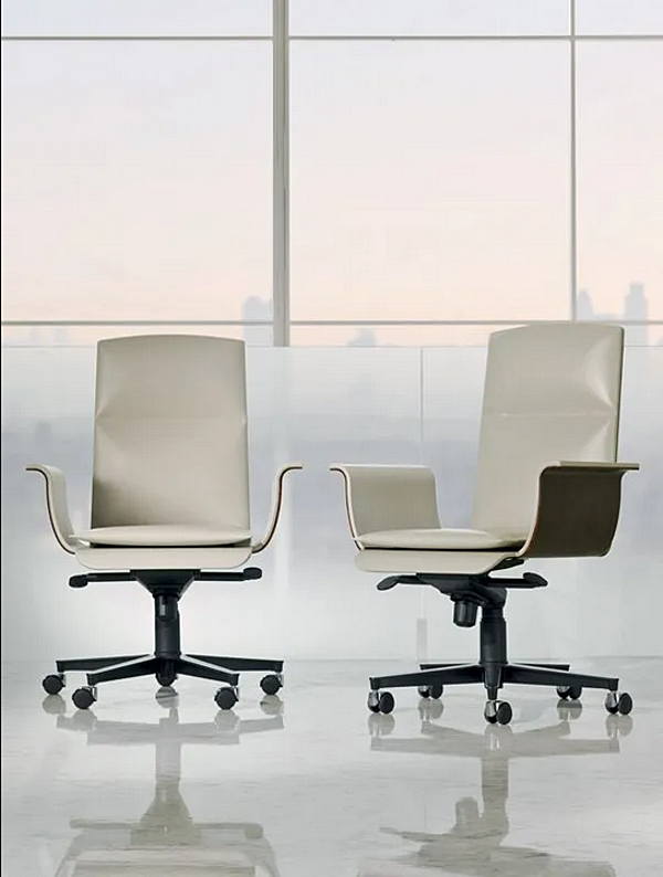 Leder Executive Chair mit Armlehnen und Rückenlehne i 4 Mariani Fabrik i 4 Mariani aus Italien. Foto №2