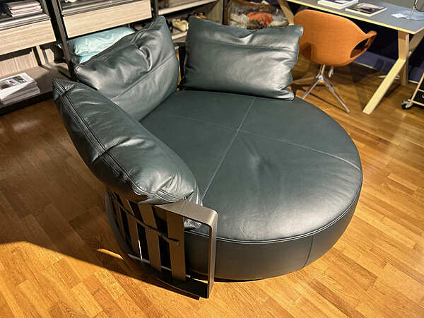 Couch POLTRONA FRAU Scarlett Fabrik POLTRONA FRAU aus Italien. Foto №9