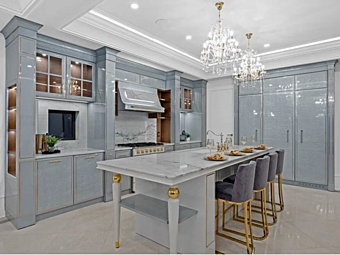 Individuelle Küche Essenza aus Holz Martini Interiors Vancouver