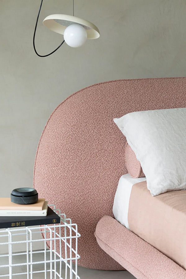 Stoffbett mit gepolsterter Rückenlehne Wabi Saba Fabrik SABA aus Italien. Foto №4