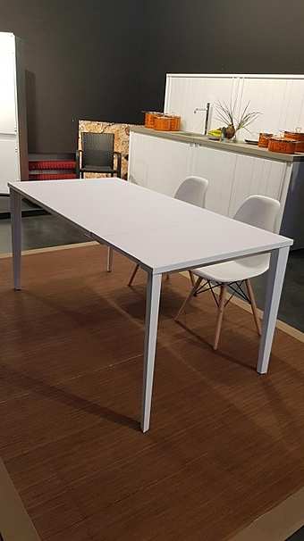 Tisch ECHO-IN