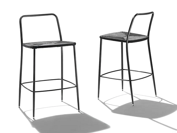 Hochwertiger Polypropylenhocker mit Fußstütze FLEXFORM First Steps Outdoor Fabrik FLEXFORM aus Italien. Foto №1