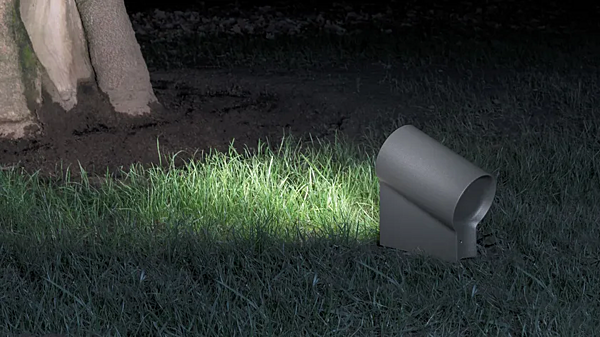 LED Aluminium Bollard Light Oblique Artemide T086200, T086300 Fabrik Artemide aus Italien. Foto №6