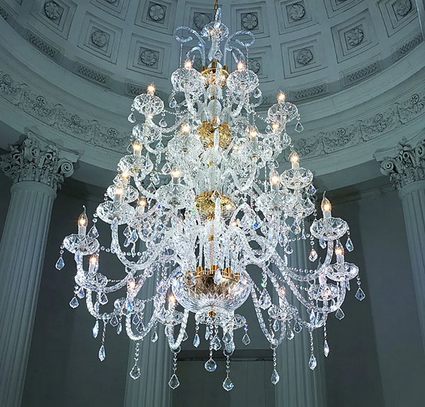 Kronleuchter mit Swarovski-Kristallen Epoca L12 10 8 Euroluce Lampadari Fabrik EUROLUCE LAMPADARi aus Italien. Foto №2