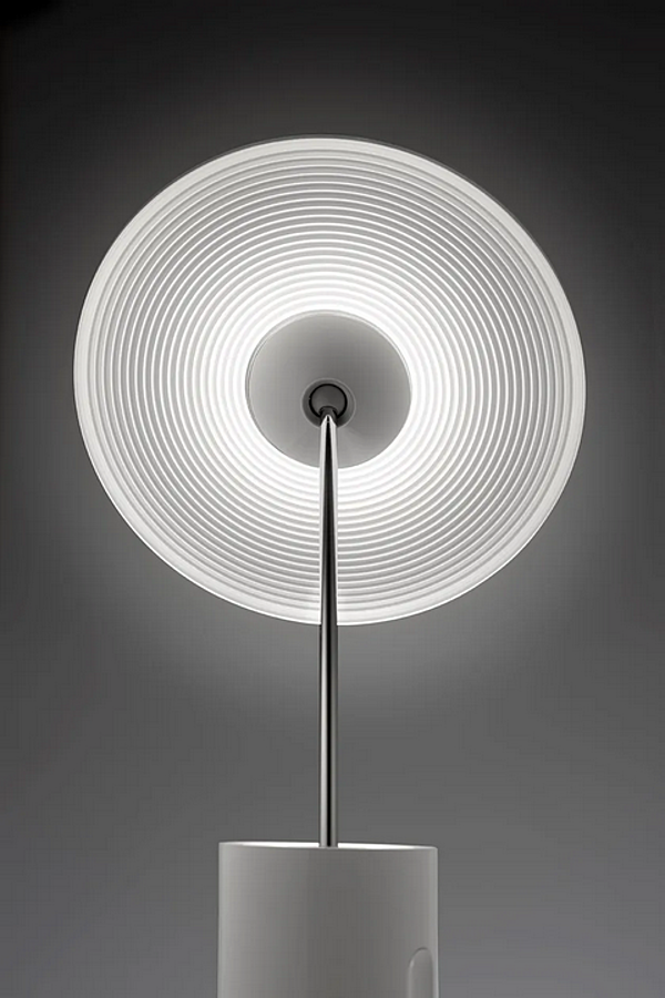 Tischlampe mit Schwenkarm aus extrudiertem Aluminium Artemide Sisifo 1732020A Fabrik Artemide aus Italien. Foto №2