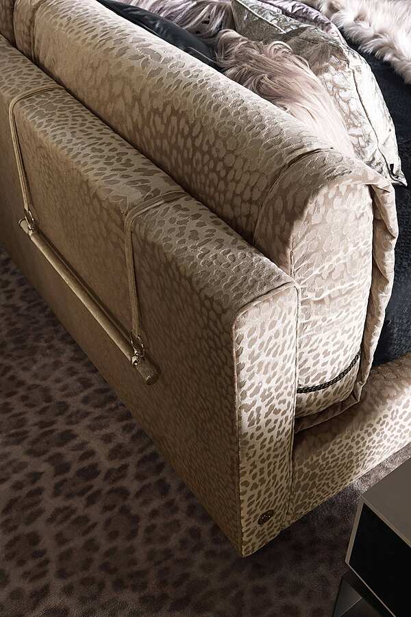 Bett ROBERTO CAVALLI SMOKING Fabrik ROBERTO CAVALLI aus Italien. Foto №4