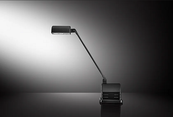 LED Tischlampe aus Metall verstellbar kabellos Lumina Daphinette Portatile Fabrik Lumina aus Italien. Foto №3