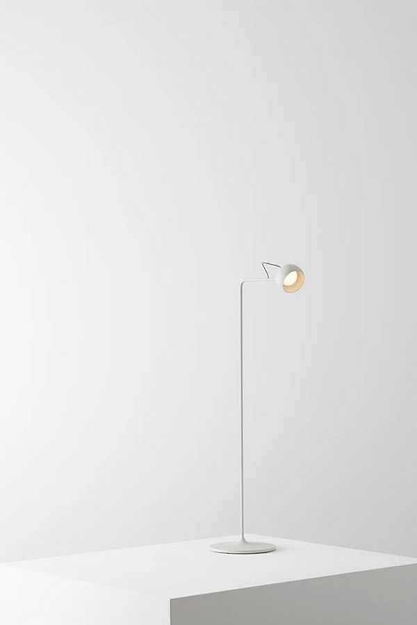 Verstellbare Stehlampe aus Metall Artemide Ixa Fabrik Artemide aus Italien. Foto №4