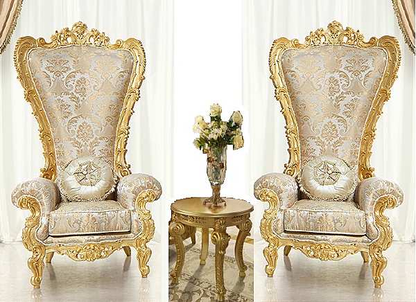 Zwei vergoldete Throne mit modenesischem Gastone-Tisch Fabrik MODENESE GASTONE aus Italien. Foto №2