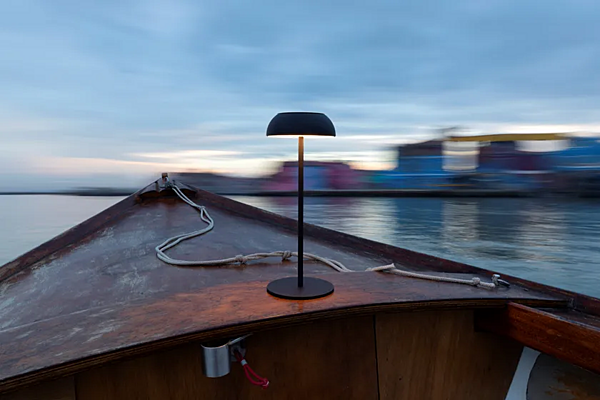 Multifunktionale tragbare Tischlampe aus Kunststoff AXOLIGHT FLOAT Fabrik Axolight aus Italien. Foto №3