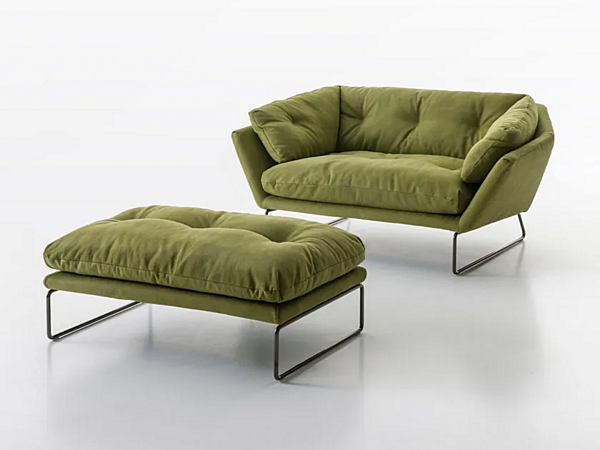 Sled-Basis Fußhocker mit Stoffbezug Saba New York Suite Fabrik SABA aus Italien. Foto №3