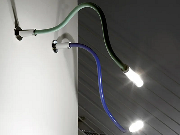 Wandlampe aus Silikon mit schwenkbarem Arm Fabbian Snake Fabrik Fabbian aus Italien. Foto №2