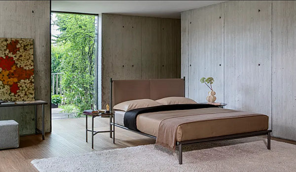 Doppelbett mit gepolsterter Rückenlehne Flou Iko Fabrik Flou aus Italien. Foto №2