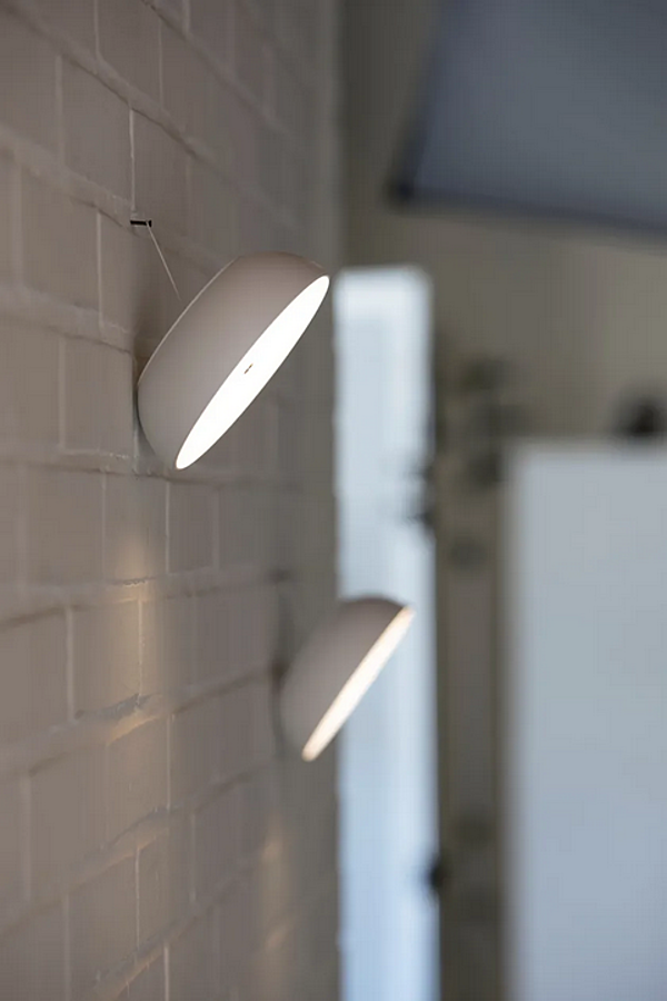 Multifunktionale tragbare Wandlampe AXOLIGHT Float Fabrik Axolight aus Italien. Foto №15