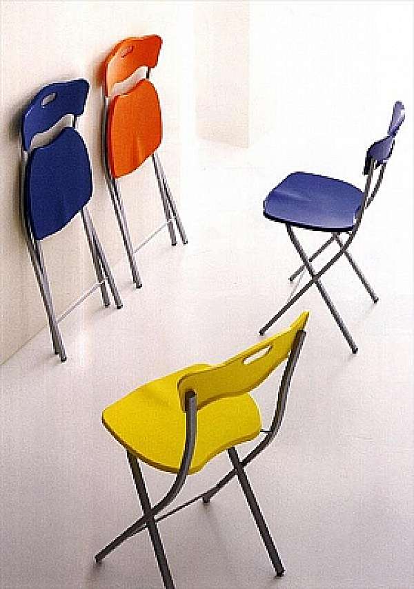 Eurosedia Design Stuhl 025 Fabrik EUROSEDIA DESIGN aus Italien. Foto №1