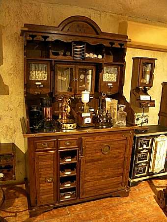 Weinmöbel und Accessoires 435