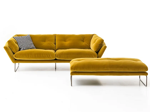 Dreisitzer Sofa mit Stoffbezug und Schlittenbasis Saba New York Suite Fabrik SABA aus Italien. Foto №9