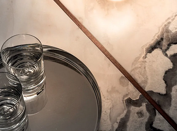 Ovaler niedriger Couchtisch aus Marmor für das Wohnzimmer Giotto i 4 Mariani Fabrik i 4 Mariani aus Italien. Foto №5
