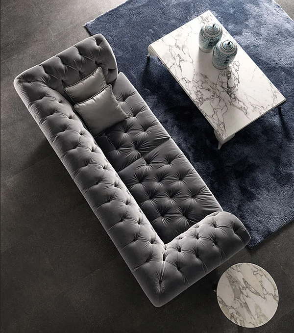 Tufted Sofa aus Stoff mit weicher Rückenlehne CORTEZARI GABRIEL 731 Fabrik CORTE ZARI aus Italien. Foto №4