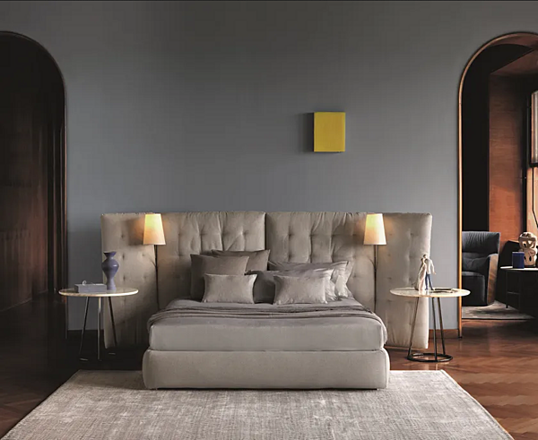 Doppelbett mit hoher gepolsterter Rückenlehne Flou Paravento Fabrik Flou aus Italien. Foto №8