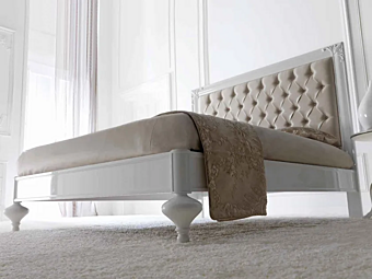 Doppelbett mit gepolsterter Rückwand Linda CORTEZARI 907