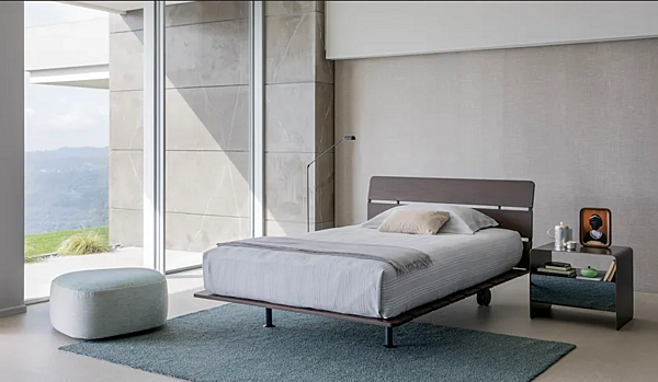 Einzelbett aus Holz mit gepolsterter Rückenlehne Flou Tadao Fabrik Flou aus Italien. Foto №2