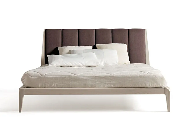Leder-Doppelbett mit gepolstertem Kopfteil DALE Verso Nord P 612 Fabrik Dale Italia (by Cantiero) aus Italien. Foto №1