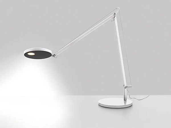 LED Tischlampe verstellbar aus Aluminium Artemide Demetra Fabrik Artemide aus Italien. Foto №2