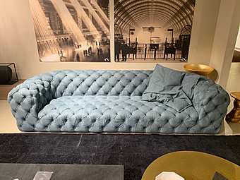 Couch Chester Moon