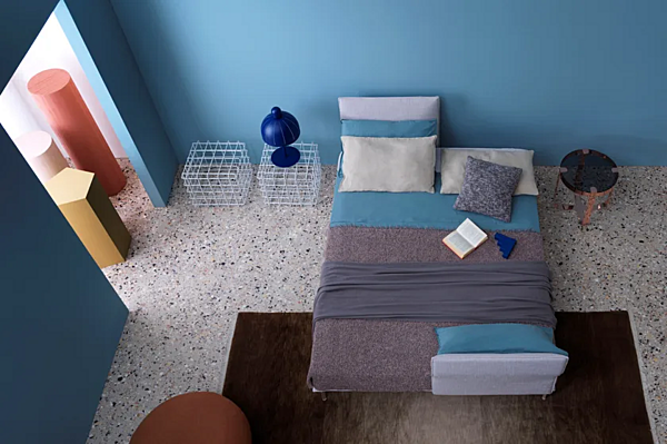 Doppelbett mit gepolstertem Kopfteil aus Stoff Saba Avant Apres Fabrik SABA aus Italien. Foto №3