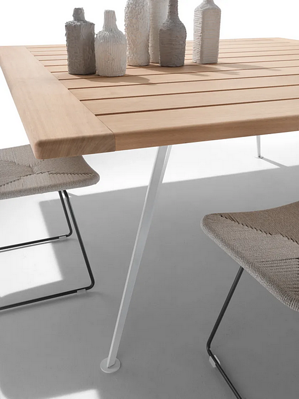 Quadratischer Gartentisch aus Iroko FLEXFORM Zefiro Outdoor Fabrik FLEXFORM aus Italien. Foto №5