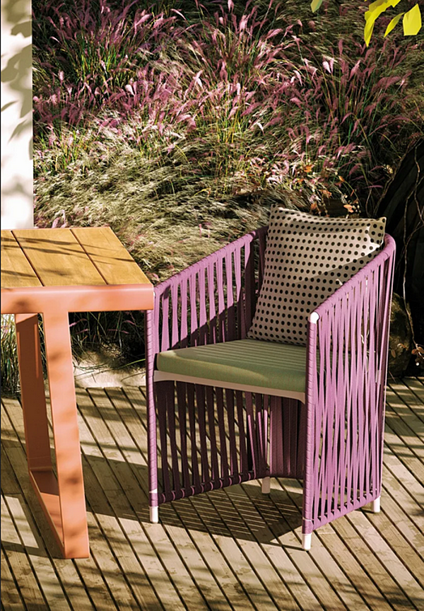 Gartenstuhl mit Armlehnen aus Aluminium KETTAL Bitta Lounge Fabrik KETTAL aus Italien. Foto №3