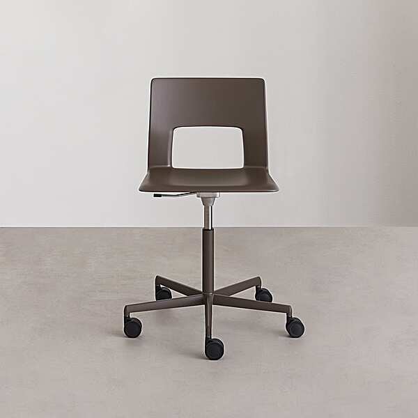 Barhocker DESALTO Kobe - swivelling barstool with adjustable height Fabrik DESALTO aus Italien. Foto №2