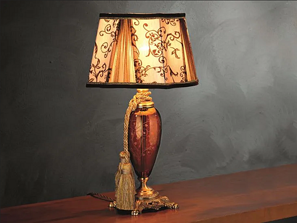 Tischlampe aus Glas mit goldenen Details Euroluce Lampadari Lady LP1 Fabrik EUROLUCE LAMPADARi aus Italien. Foto №1