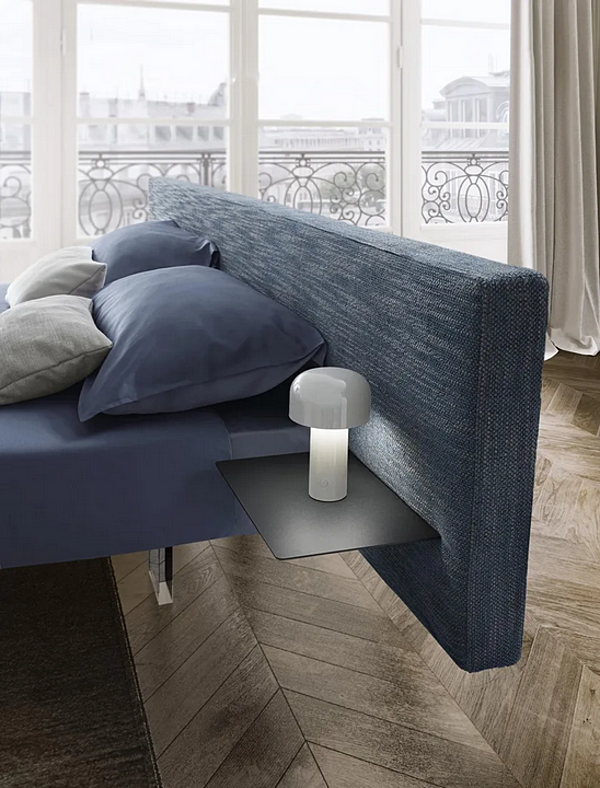 Doppelbett mit gepolstertem Kopfteil aus Stoff Duomo Design Plane Long Fabrik Duomo Design aus Italien. Foto №2