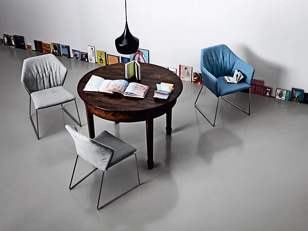 Sled Base Stoffstuhl New York Saba Fabrik SABA aus Italien. Foto №4