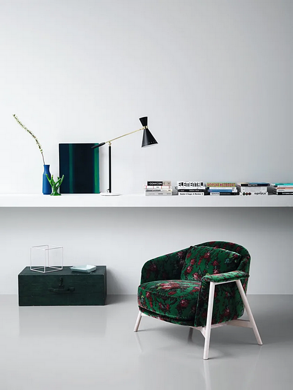 Stoffarmstuhl mit Armlehnen Saba Kepi Fabrik SABA aus Italien. Foto №8