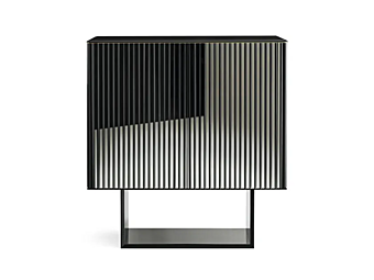 Hochschrank aus Edelstahl und Holz Gallotti&Radice 5th Avenue Hochschrank aus Edelstahl und Holz Gallotti&Radice 5th Avenue Fabrik Gallotti & Radice aus Italien