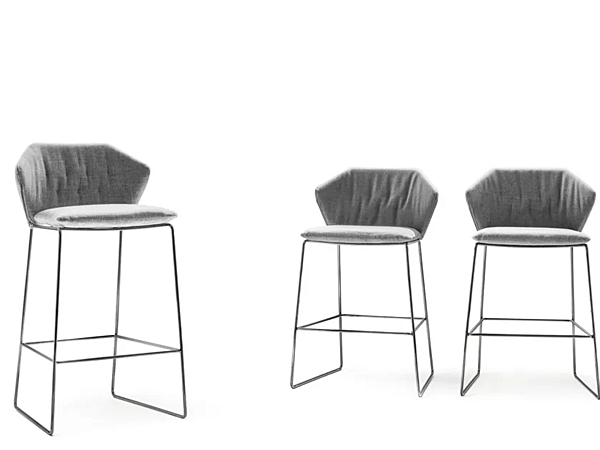 Sled Base Stoffhocker mit Fußstütze Saba New York Fabrik SABA aus Italien. Foto №2