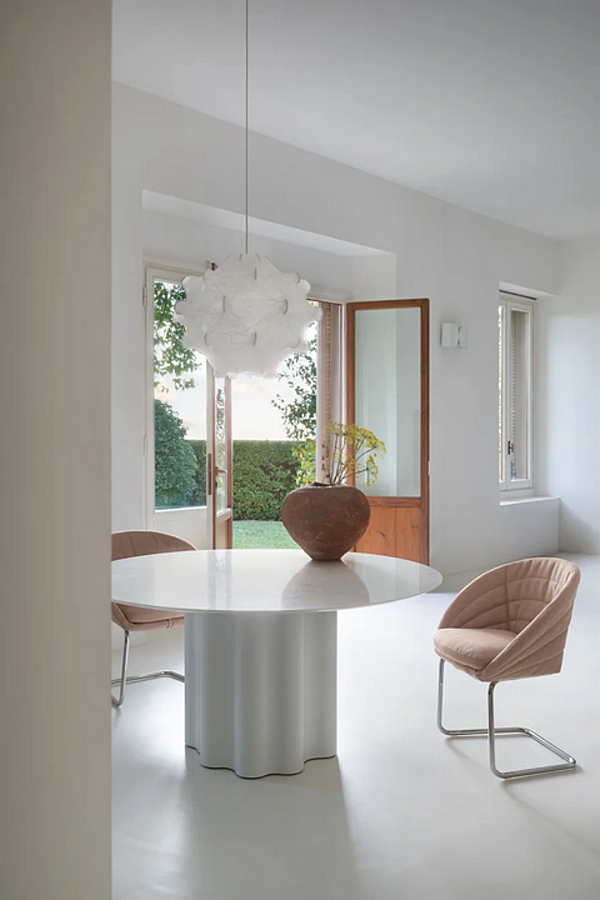 Stoffstuhl mit floralem Design Saba Petite Fleur Fabrik SABA aus Italien. Foto №8